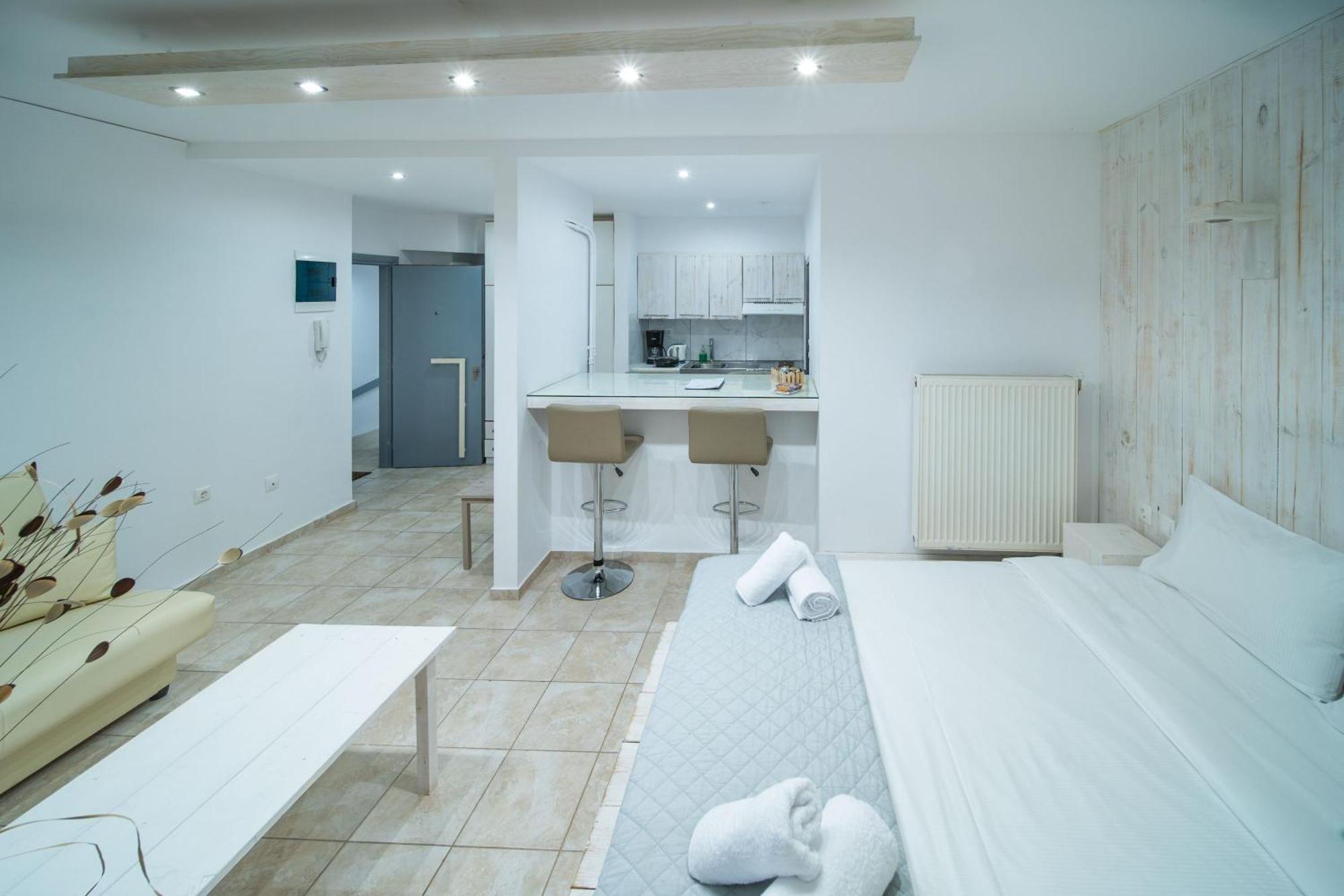 City Center Studios By Cretan Houses 伊拉克利翁 外观 照片